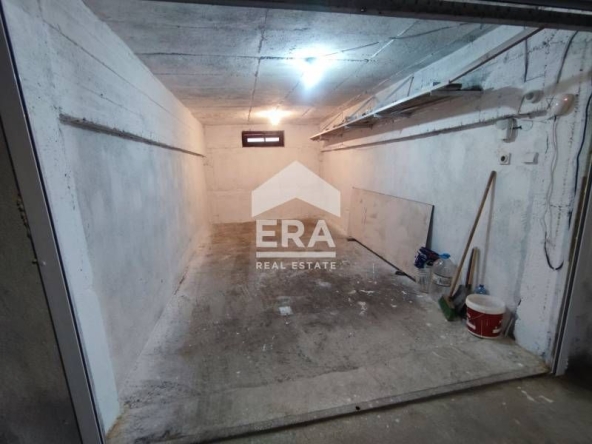 Гараж / Паркомясто в Хасково, Дружба 1 - 18 кв.м за 834 €/кв.м - Снимка #1