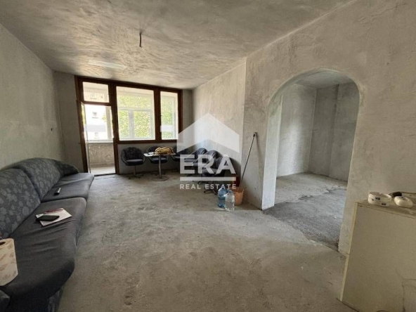 Тристаен апартамент в Хасково, Дружба 1 - 100 кв.м за 1080 €/кв.м - Снимка #1