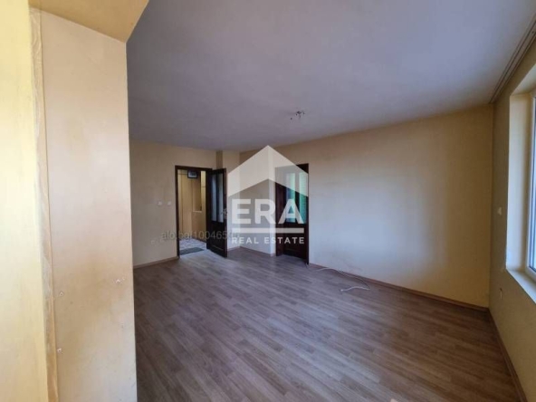 Тристаен апартамент в Хасково, Център - 93 кв.м за 1044 €/кв.м - Снимка #1