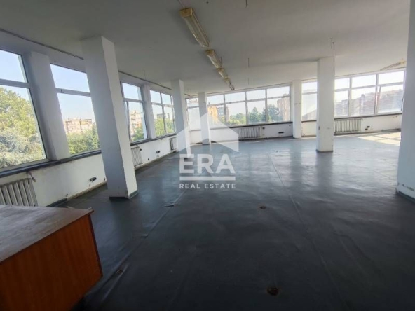 Дава се под наем Офис в Димитровград - 400 кв.м за 1020 € - Снимка #1