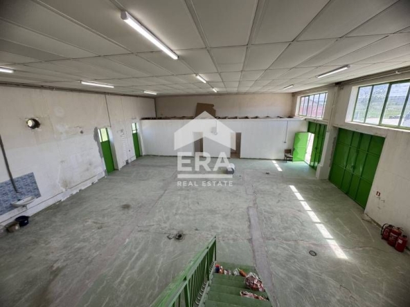 Дава се под наем Склад в Хасково, Промишлена зона - Север - 215 кв.м за 603.33 € - Снимка #1