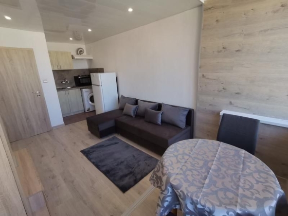 Дава се под наем Двустаен апартамент в Варна, Център - 42 кв.м за 357 € - Снимка #1