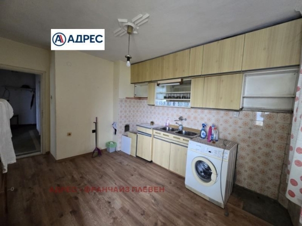 Тристаен апартамент в Плевен, Широк център - 101 кв.м за 961 €/кв.м - Снимка #1