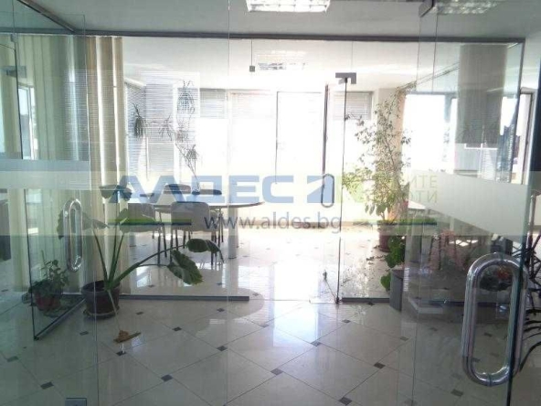 Дава се под наем Офис в София, Свобода - 90 кв.м за 450 € - Снимка #1