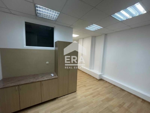 Офис в Варна, Аспарухово - 31 кв.м за 1726 €/кв.м - Снимка #1