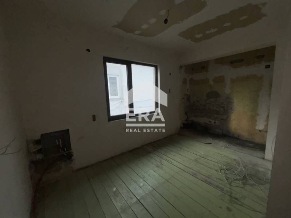 Тристаен апартамент в Хасково, Център - 79 кв.м за 1065 €/кв.м - Снимка #1