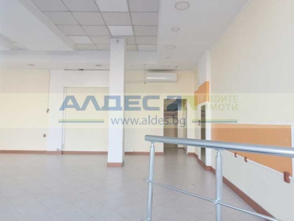 Дава се под наем Магазин в София, Център - 100 кв.м за 780 € - Снимка #1