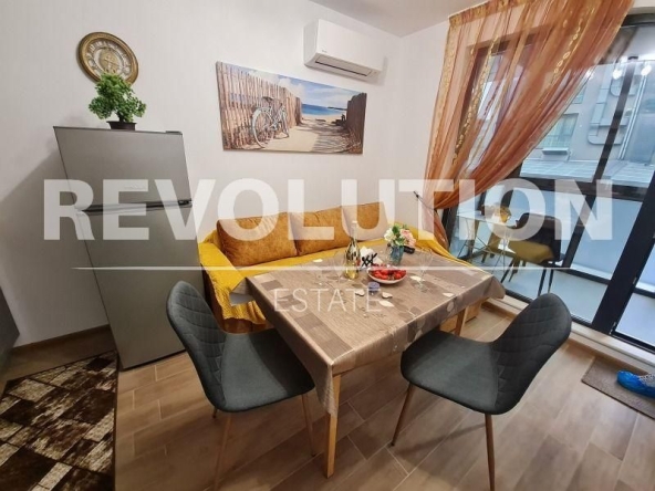 Дава се под наем Двустаен апартамент в Варна, ВИНС - 50 кв.м за 700 € - Снимка #1