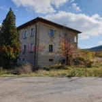 Промишлена сграда в Перник, Калкас - 988 кв.м за 122 €/кв.м - Снимка #1