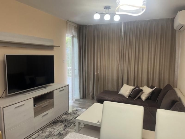 Дава се под наем Двустаен апартамент в Пловдив, Младежки Хълм - 55 кв.м за 450 € - Снимка #1