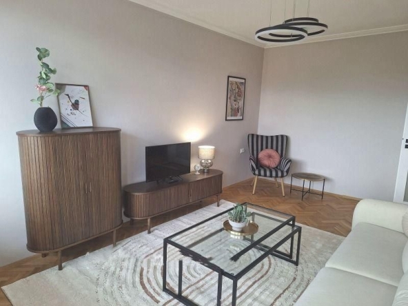 Дава се под наем Двустаен апартамент в София, Гео Милев - 72 кв.м за 750 € - Снимка #1