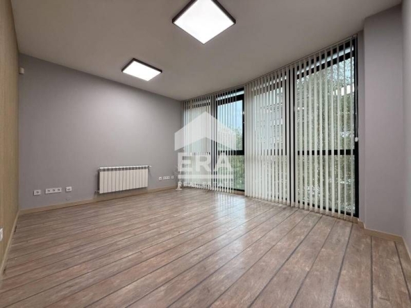 Дава се под наем Офис в София, Лозенец - 70 кв.м за 880 € - Снимка #1