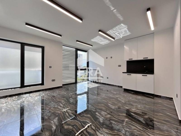 Дава се под наем Офис в София, Лозенец - 91 кв.м за 1160 € - Снимка #1