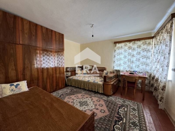 Дава се под наем Къща в Силистра, Център - 110 кв.м за 281 € - Снимка #1