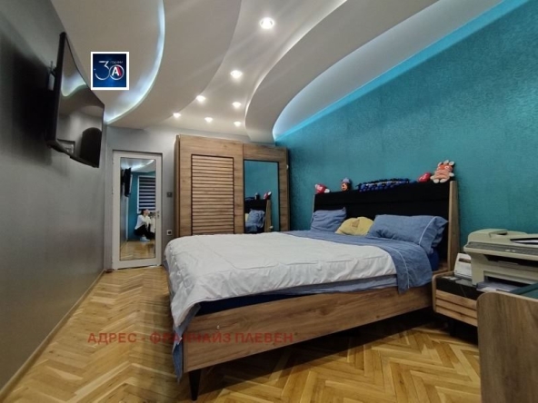 Тристаен апартамент в Плевен, Мара Денчева - 95 кв.м за 1632 €/кв.м - Снимка #1