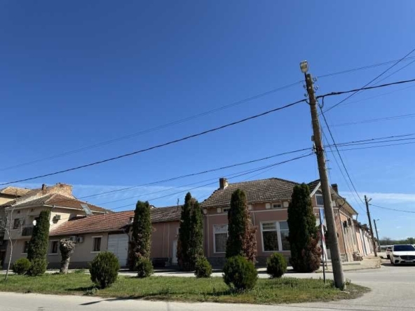 Промишлена сграда в с. Ресен, Област Велико Търново - 5726 кв.м за 197 €/кв.м - Снимка #1