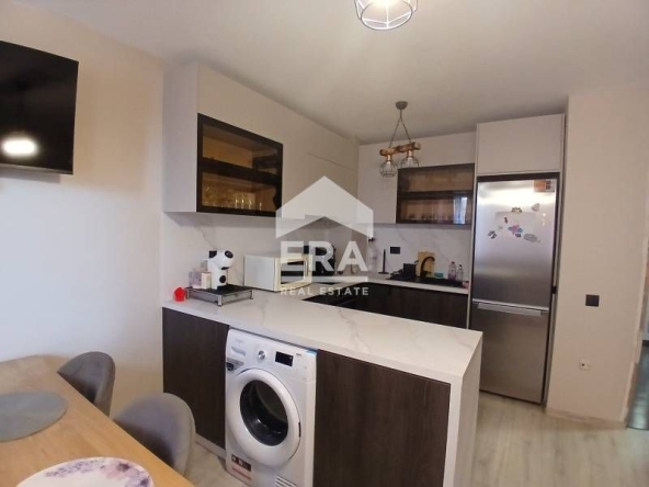 Тристаен апартамент в Варна, Погреби - 86 кв.м за 1883 €/кв.м - Снимка #1