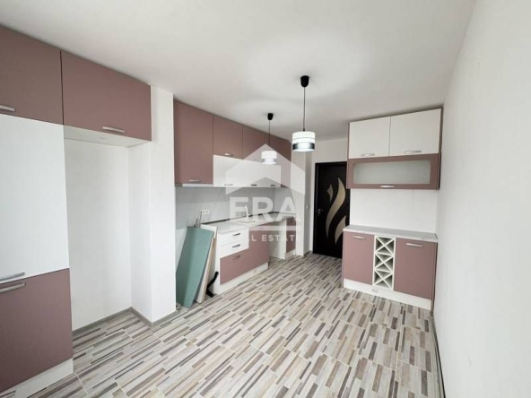 Тристаен апартамент в Варна, Кайсиева градина - 68 кв.м за 2427 €/кв.м - Снимка #1
