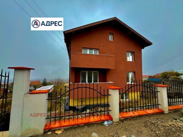 Къща в с. Челопек, Област Враца - 300 кв.м за 570 €/кв.м - Снимка #1