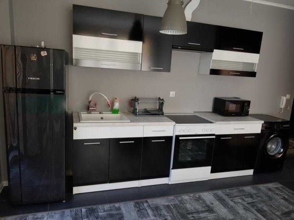 Дава се под наем Двустаен апартамент в Бургас, Център - 60 кв.м за 408 € - Снимка #1