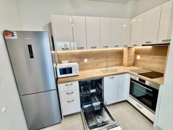 Дава се под наем Двустаен апартамент в Пловдив, Тракия - 71 кв.м за 700 € - Снимка #1