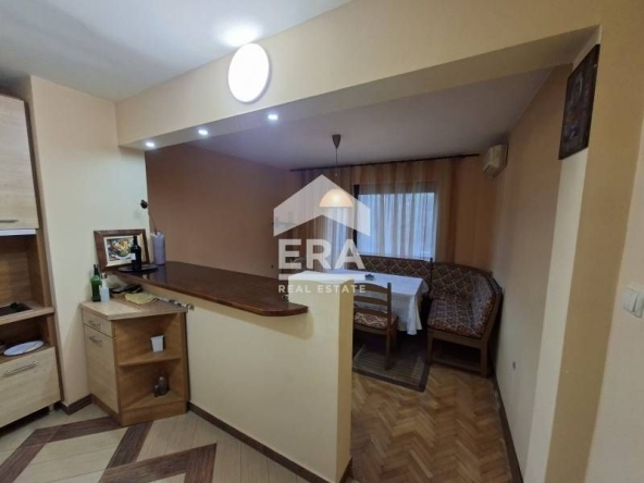 Тристаен апартамент в Плевен, Сторгозия - 100 кв.м за 1599 €/кв.м - Снимка #1