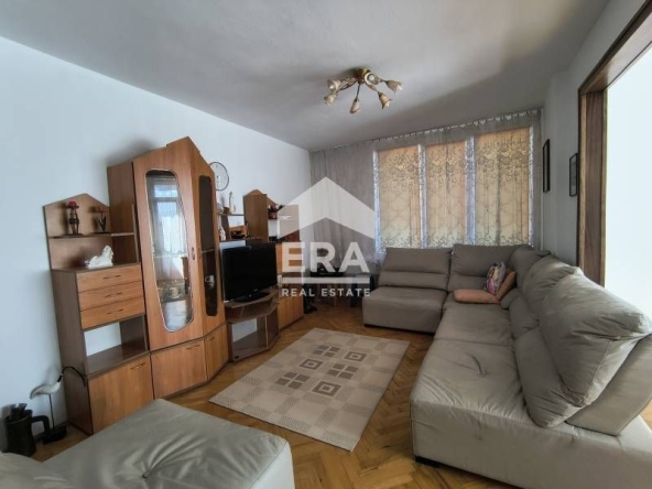 Дава се под наем Тристаен апартамент в Велико Търново, Колю Фичето - 88 кв.м за 459 € - Снимка #1