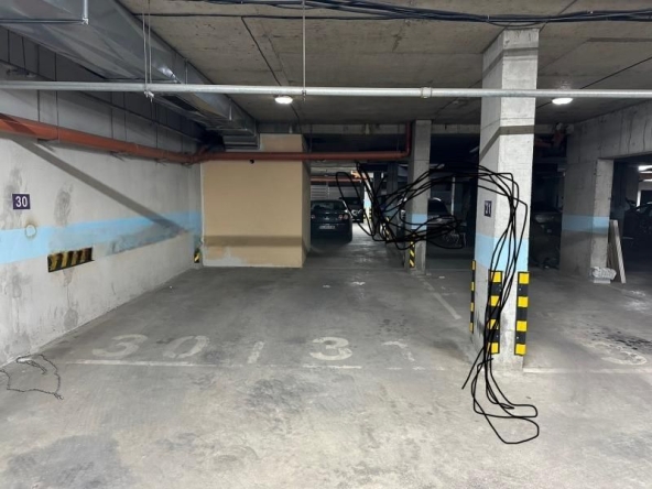 Гараж / Паркомясто в София, Гоце Делчев - 12 кв.м за 1292 €/кв.м - Снимка #1
