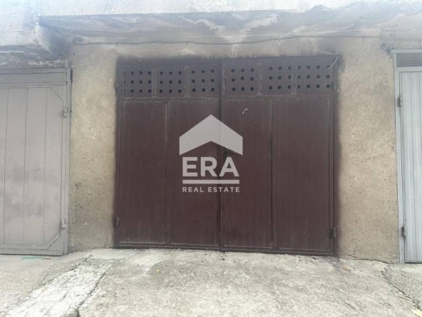 Гараж / Паркомясто в Хасково, Тракийски - 17 кв.м за 965 €/кв.м - Снимка #1