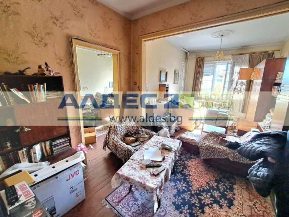 Двустаен апартамент в София, Център - 71 кв.м за 3944 €/кв.м - Снимка #1