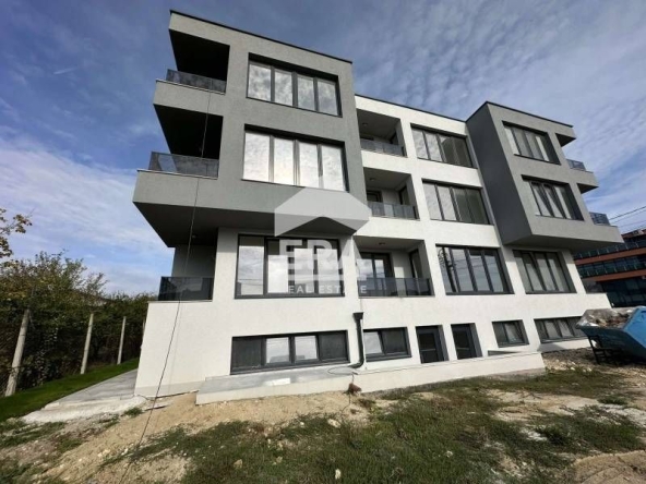 Офис в Варна, м-т Пчелина - 86 кв.м за 1280 €/кв.м - Снимка #1