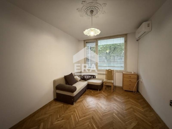 Дава се под наем Четиристаен апартамент в Варна, Център - 110 кв.м за 750 € - Снимка #1