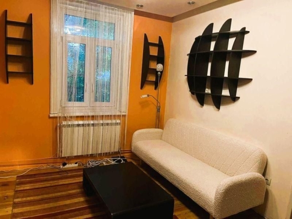 Дава се под наем Етаж от къща в София, Горна баня - 90 кв.м за 604 € - Снимка #1
