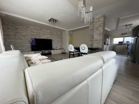 Дава се под наем Тристаен апартамент в София, Бояна - 110 кв.м за 1300 € - Снимка #1