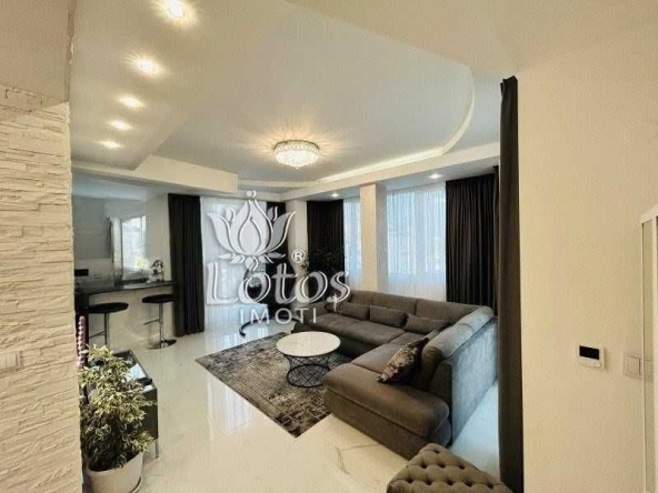 Тристаен апартамент в Пловдив, Кършияка - 160 кв.м за 1875 €/кв.м - Снимка #1