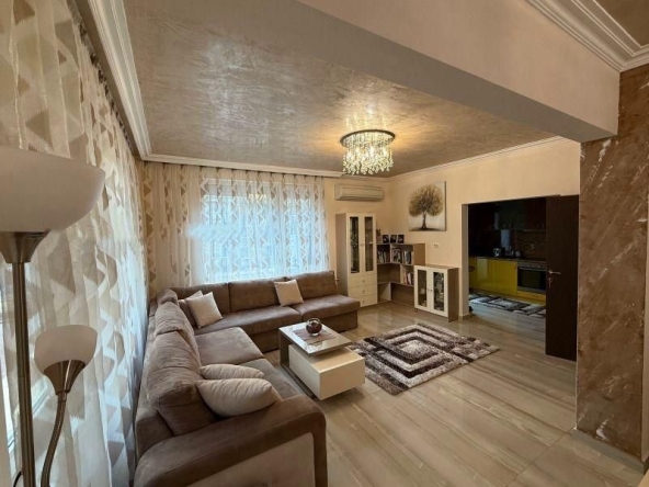 Дава се под наем Двустаен апартамент в София, Дървеница - 80 кв.м за 749 € - Снимка #1