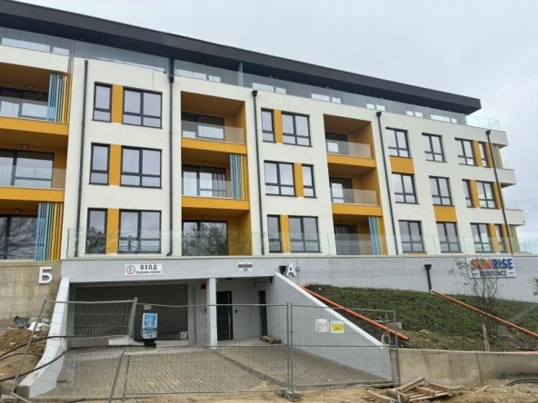 Двустаен апартамент в Варна, м-т Траката - 77 кв.м за 1884 €/кв.м - Снимка #1