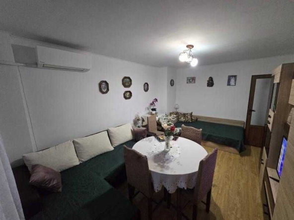 Дава се под наем Двустаен апартамент в Бургас, Славейков - 42 кв.м за 357 € - Снимка #1