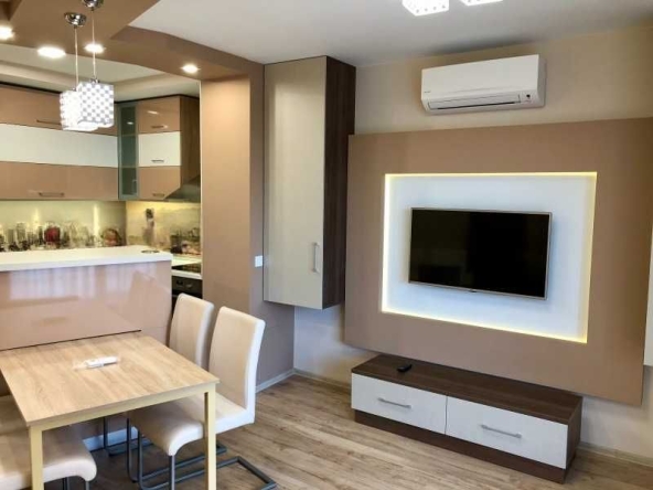 Дава се под наем Тристаен апартамент в София, Кръстова вада - 98 кв.м за 937 € - Снимка #1