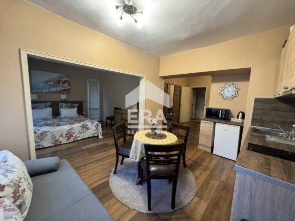 Тристаен апартамент в Варна, Гръцка махала - 131 кв.м за 3054 €/кв.м - Снимка #1