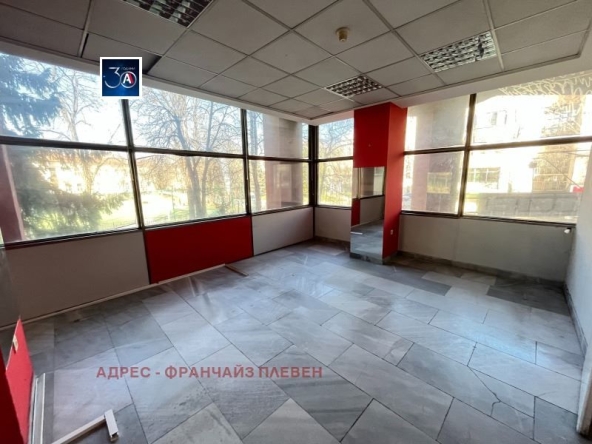 Офис в Ловеч, Център - 58 кв.м за 863 €/кв.м - Снимка #1