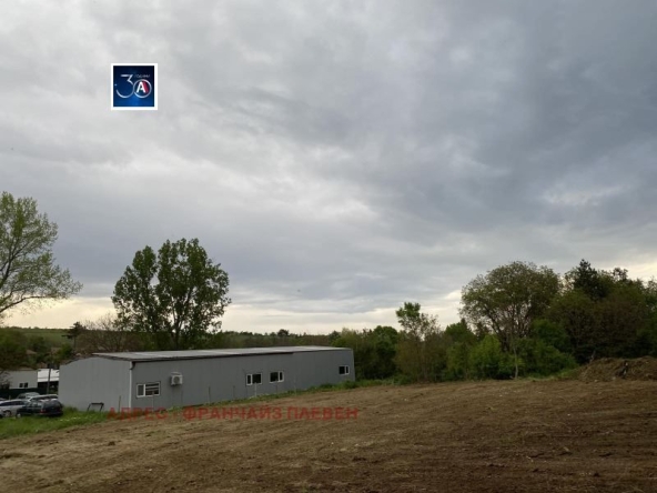 Парцел в Плевен, Сторгозия - 2000 кв.м за 30 €/кв.м - Снимка #1