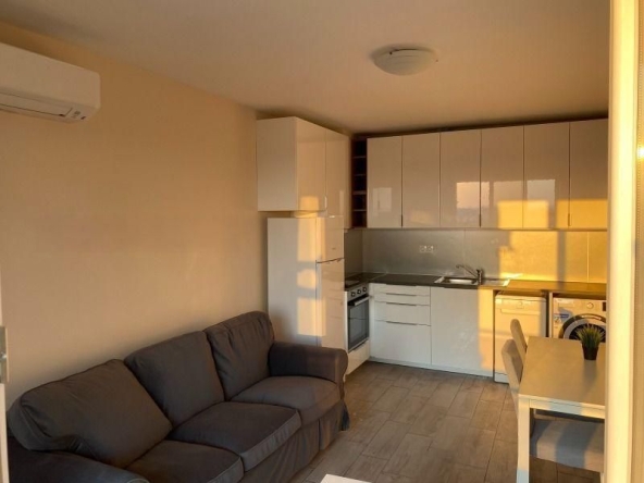 Дава се под наем Двустаен апартамент в София, Връбница 1 - 48 кв.м за 560 € - Снимка #1