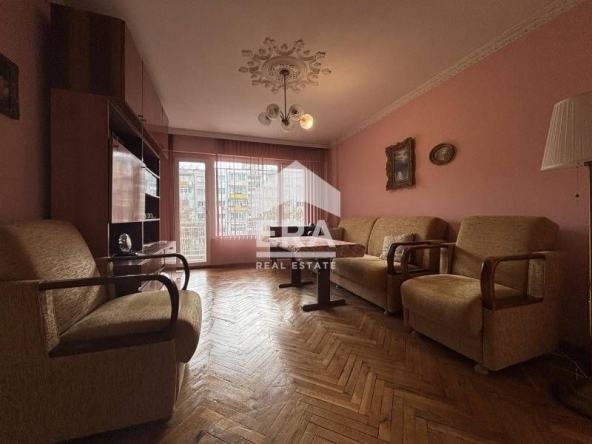 Тристаен апартамент в Варна, Цветен квартал - 80 кв.м за 2063 €/кв.м - Снимка #1