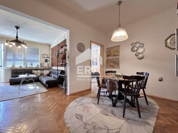 Дава се под наем Тристаен апартамент в София, Медицинска академия - 70 кв.м за 700 € - Снимка #1