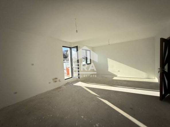 Четиристаен апартамент в Варна, Виница - 126 кв.м за 2064 €/кв.м - Снимка #1