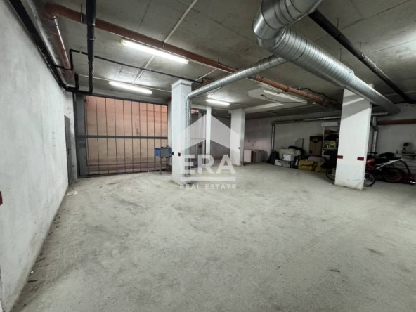 Гараж / Паркомясто в Варна, Окръжна болница - 15 кв.м за 1660 €/кв.м - Снимка #1