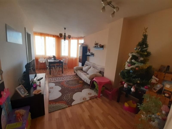 Дава се под наем Тристаен апартамент в София, Слатина - 80 кв.м за 663 € - Снимка #1
