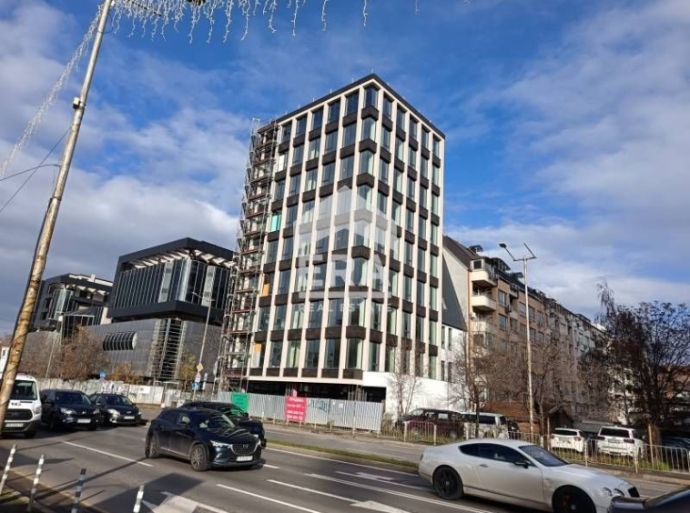 Дава се под наем Офис в София, Зона Б-19 - 319 кв.м за 3509 € - Снимка #1