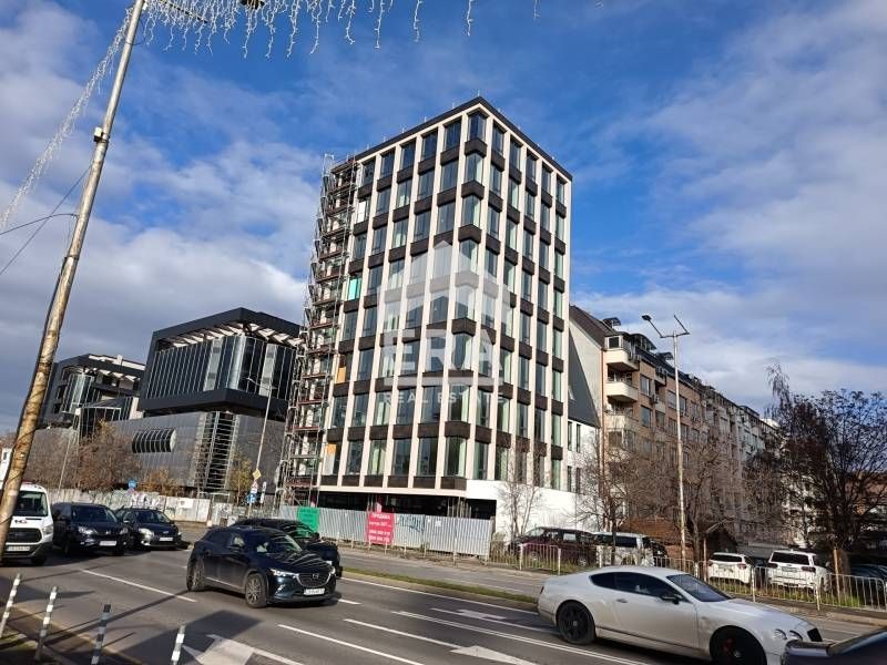 Дава се под наем Офис в София, Зона Б-19 - 319 кв.м за 3509 € - Снимка #1